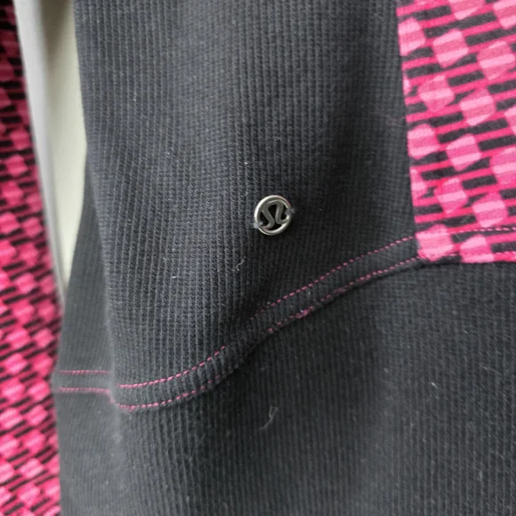 Lululemon Radiant Jacket in the colorway Deep Dive Berry Rumble Black / Black - Picture 3 of 6
